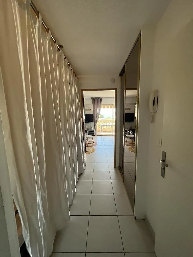 Appartement Face A La Plage Saint-Raphaël Frankrijk